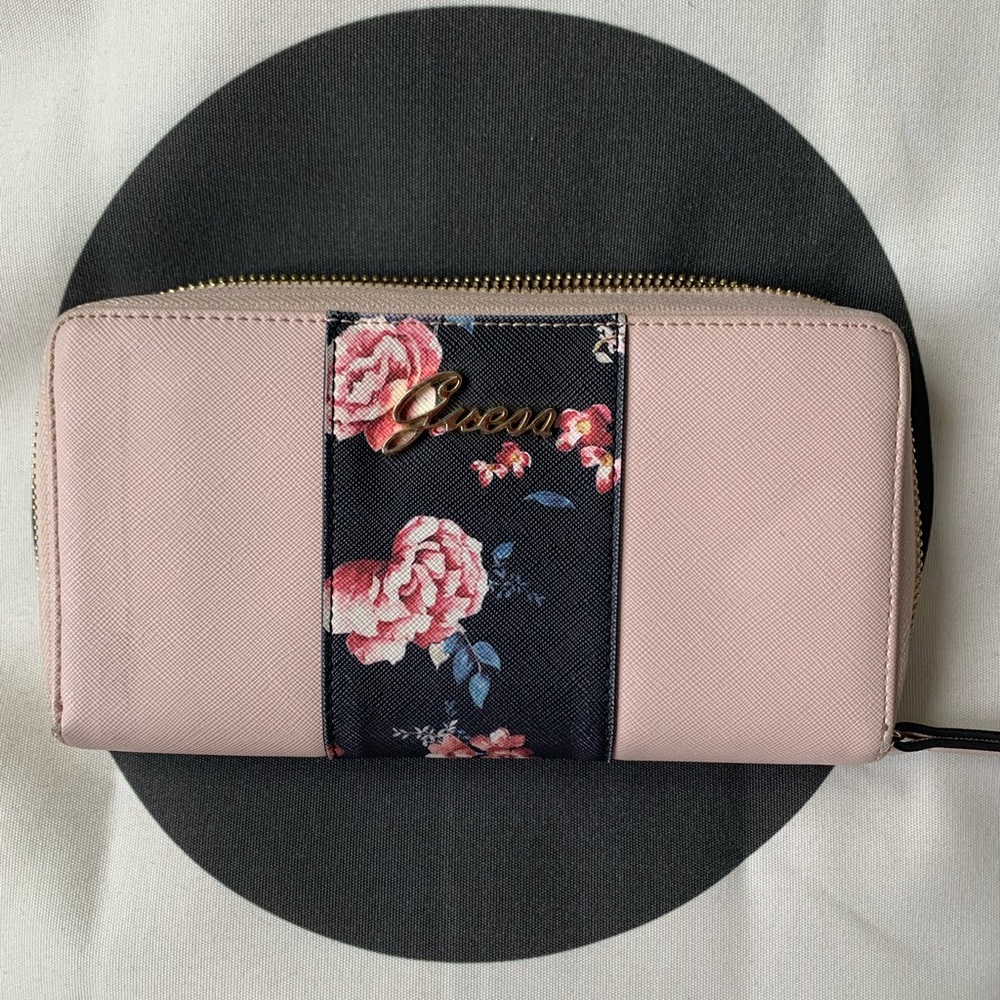 Guess purse 💕